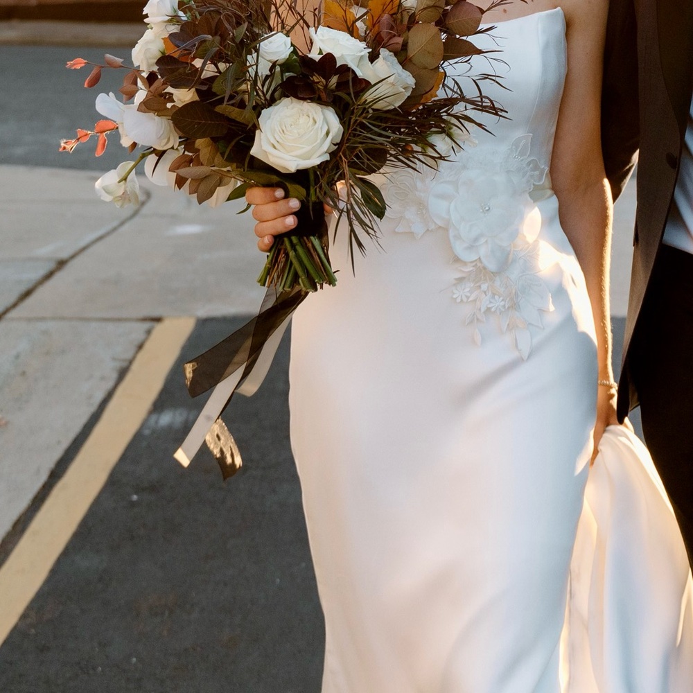 Elegant White Wedding Dress